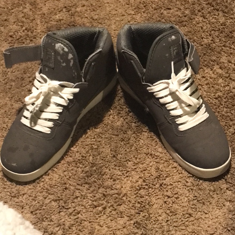 Fila gray sneakers hi top good condition light wear Sz.9.5 - Picture 5 of 6
